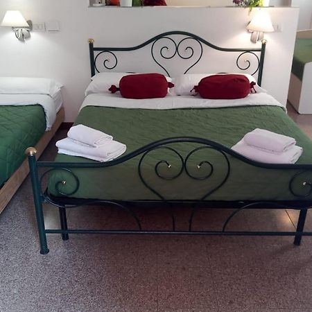 Marconi Rooms Loggia Delle Erbe Verona Bagian luar foto