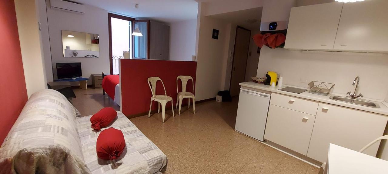 Marconi Rooms Loggia Delle Erbe Verona Bagian luar foto