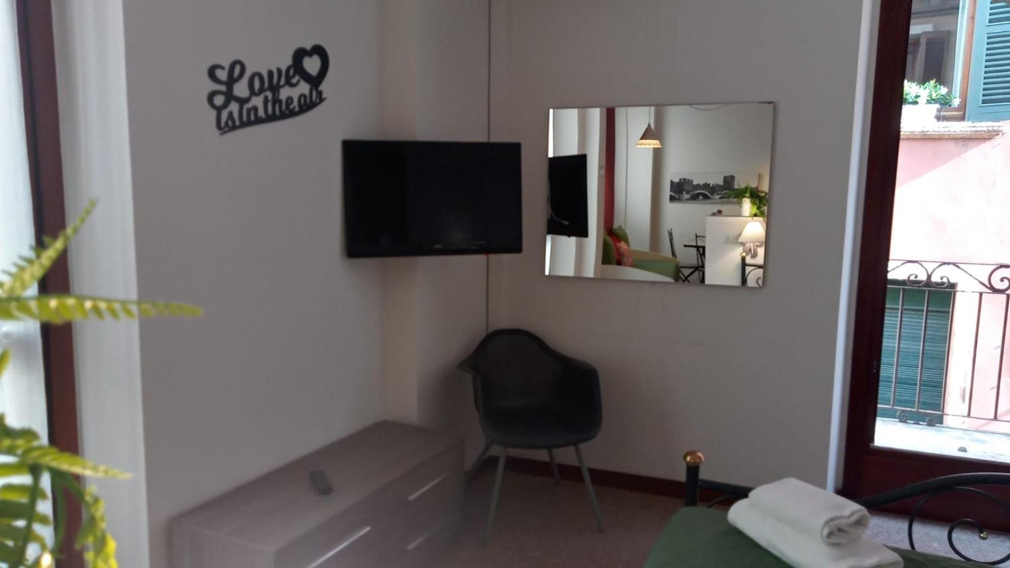 Marconi Rooms Loggia Delle Erbe Verona Bagian luar foto