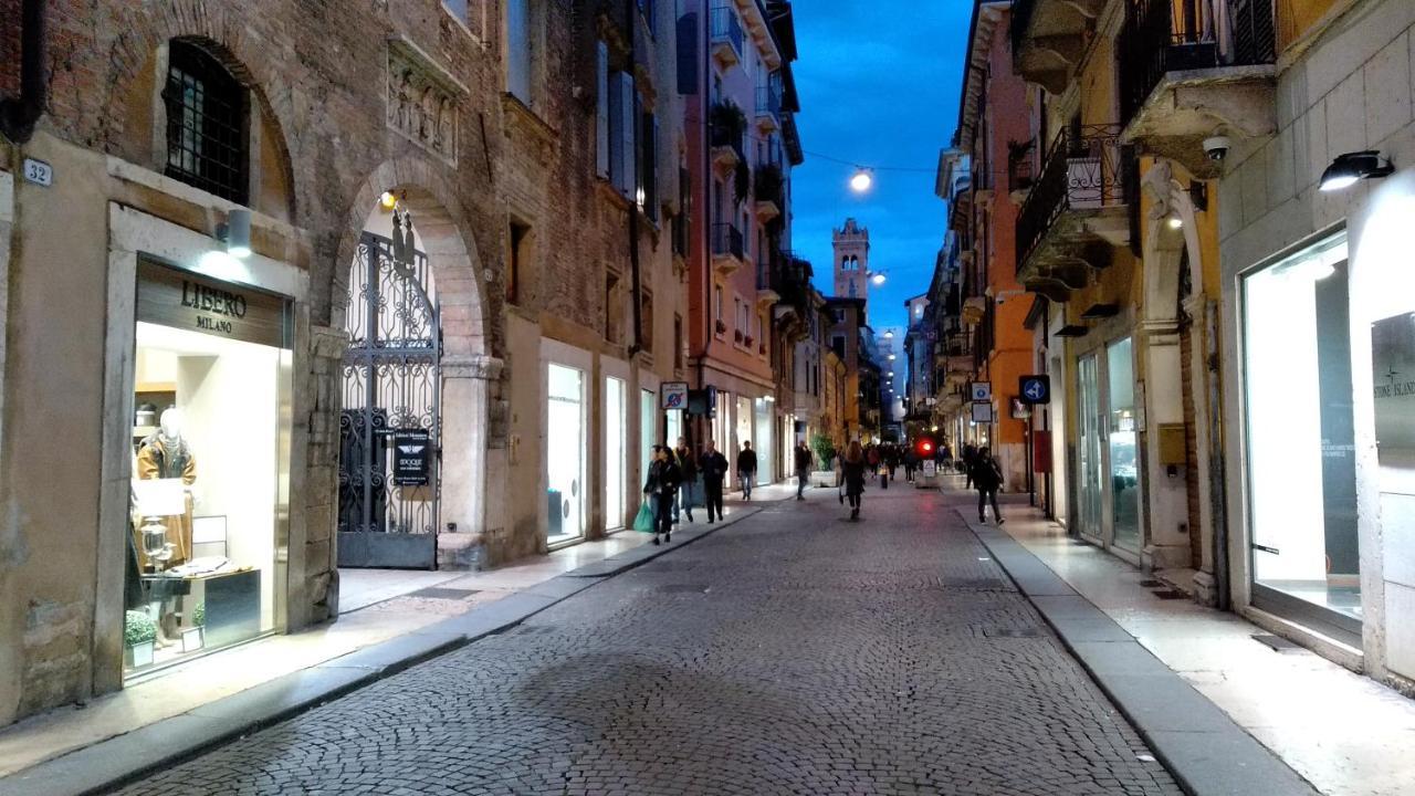 Marconi Rooms Loggia Delle Erbe Verona Bagian luar foto